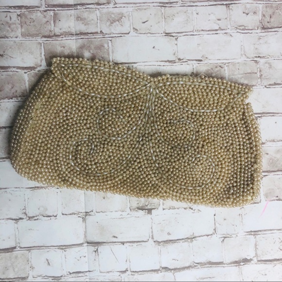 Vintage Pearl Clutch - Picture 6 of 8